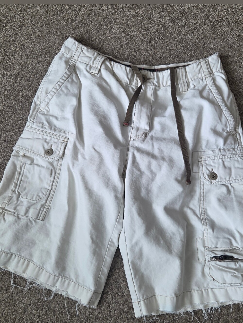 Vintage Y2K Express Mens Cargo Shorts Heavyweight Distressed Size 32 Cream